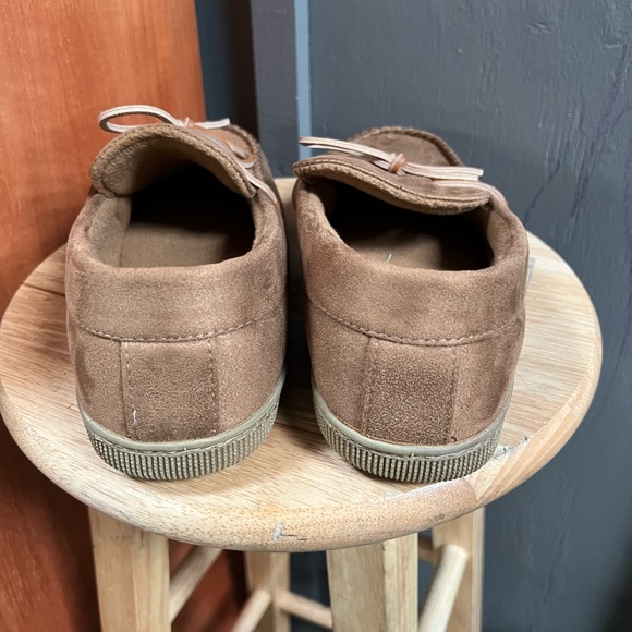 Men’s kohls loafer slippers - Picture 3 of 5